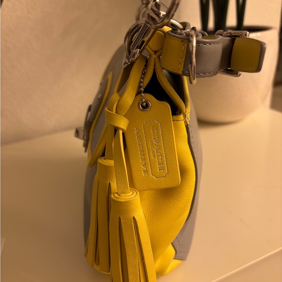 Coach Legacy Willis Archival Crossbody Bag Turn Lock Gray Yellow Handbag - Picture 4 of 8